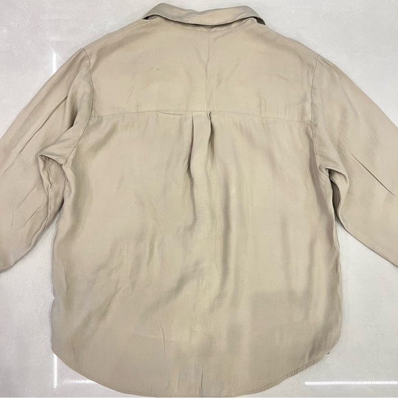 The Frankie Shop
Long Sleeve Button-Up Top
Size: M - Picture 10 of 14